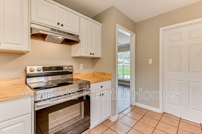 Building Photo - 4416 Hatteras Dr