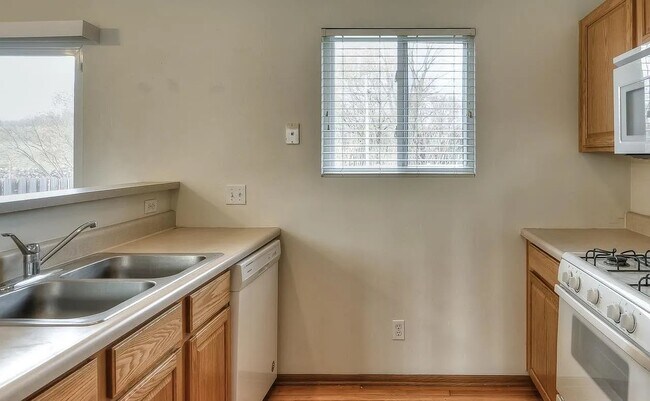 Building Photo - 6206 N 131st Ave