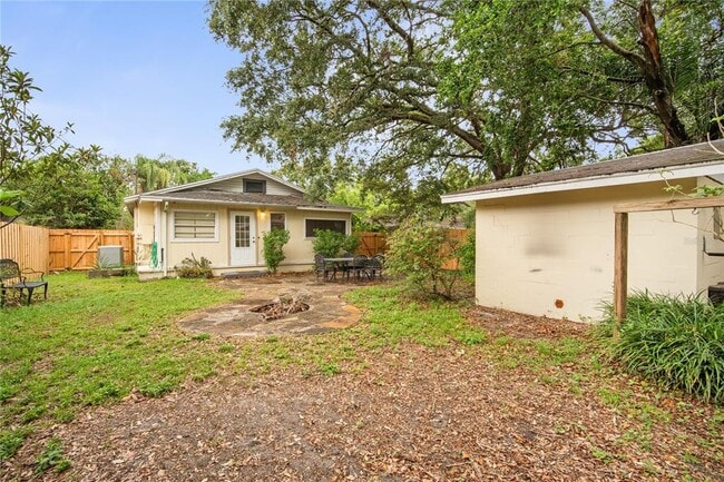 Building Photo - 1509 Hillside Dr