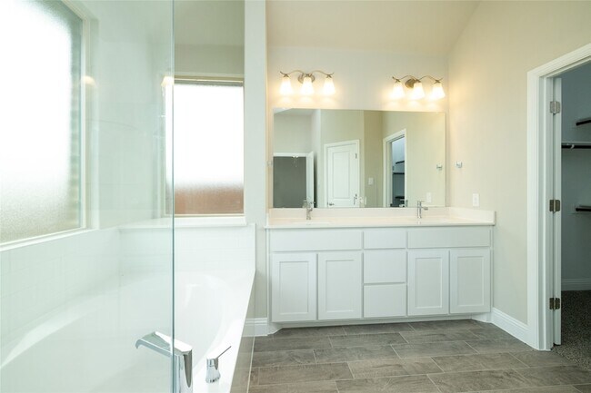 Building Photo - 4816 Dewy Rose Ln