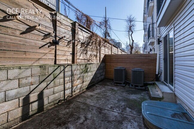 Building Photo - 749 N 20th St