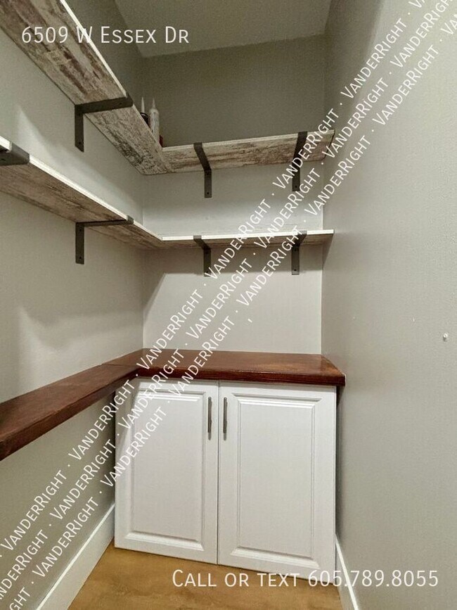 Building Photo - 6509 W Essex Dr