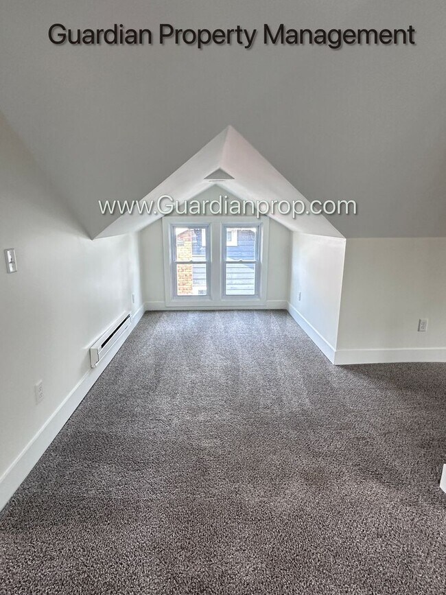 Building Photo - South Minneapolis Renovated Single Family Home, New Bathrooms, Hardwood Floors, W/D