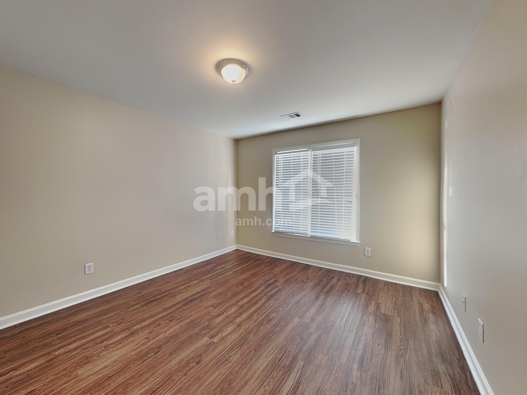 Building Photo - 3284 Creek Trace E