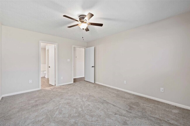 Building Photo - 5418 Roserock Ln