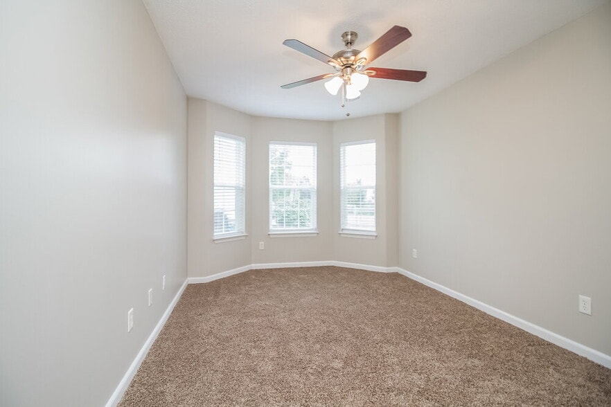 Building Photo - 1413 Micheles Way