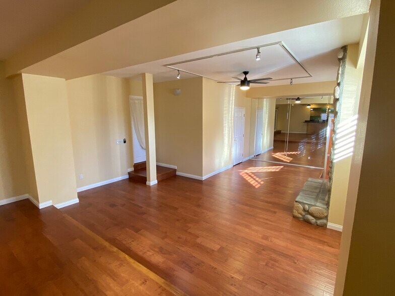 Building Photo - 22284 Buenaventura St