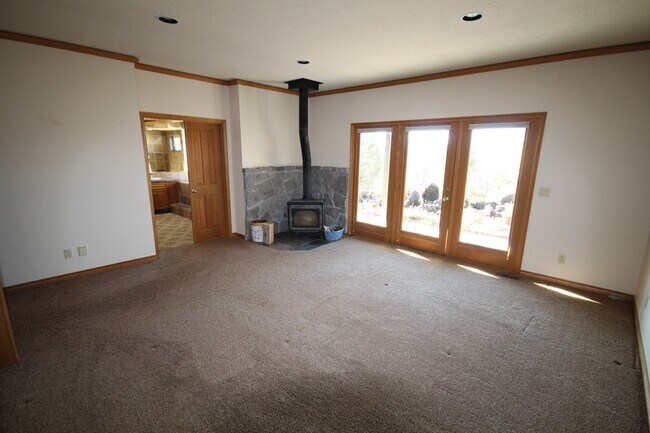 Building Photo - Custom Built Home in a Country Setting, 3 ...