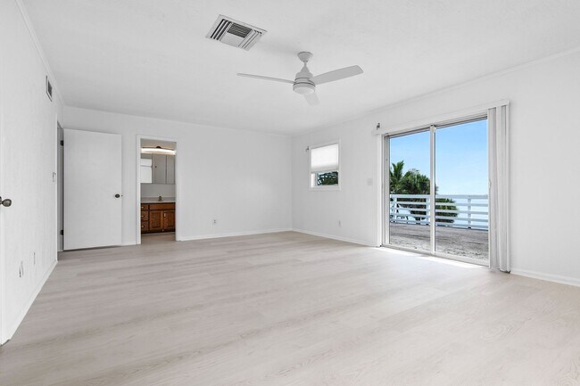 Building Photo - 7810 S Tropical Trail