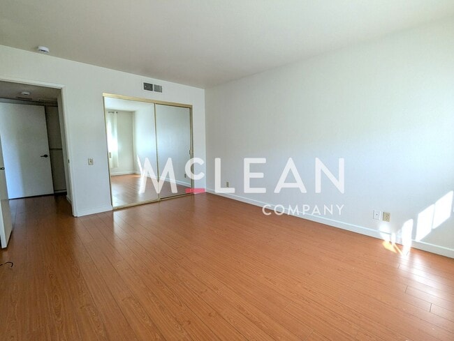 Building Photo - Amazing One Bedroom in South Palm Springs