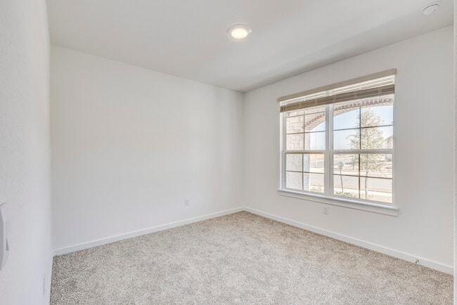 Building Photo - 625 Promise Land Ct