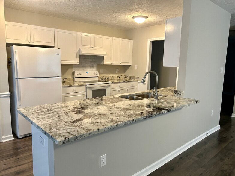 Building Photo - 1130 Alexwood Dr