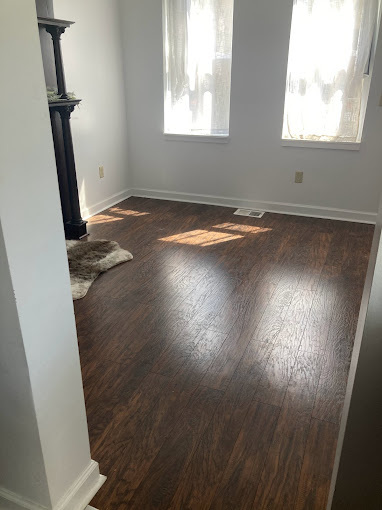 Main living area - 2340 E Carson St