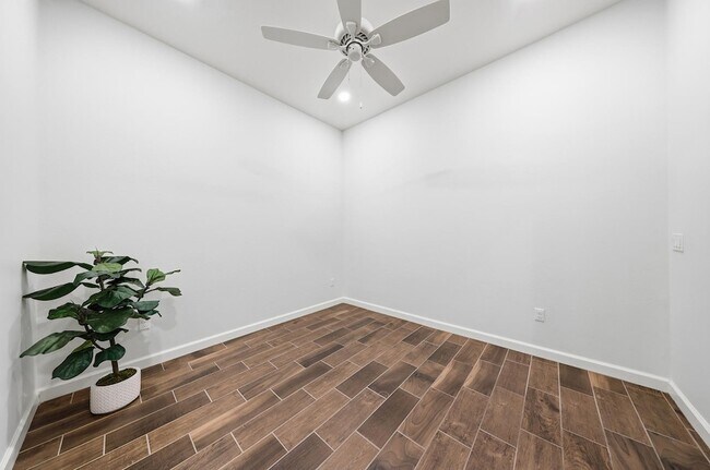 Building Photo - 4897 N 207th Ln