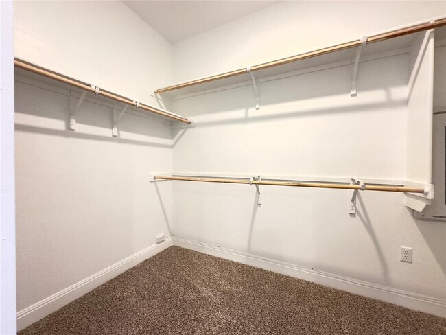 Building Photo - 17916 Umberto Dr