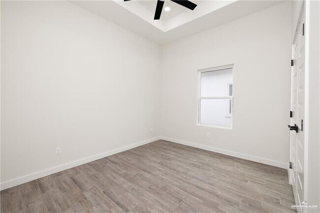 Building Photo - 1321 Joscelyn Dr