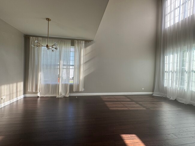 Building Photo - 1832 Westridge Pl