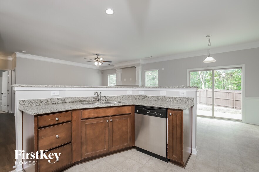 Building Photo - 4476 Redfern Pl