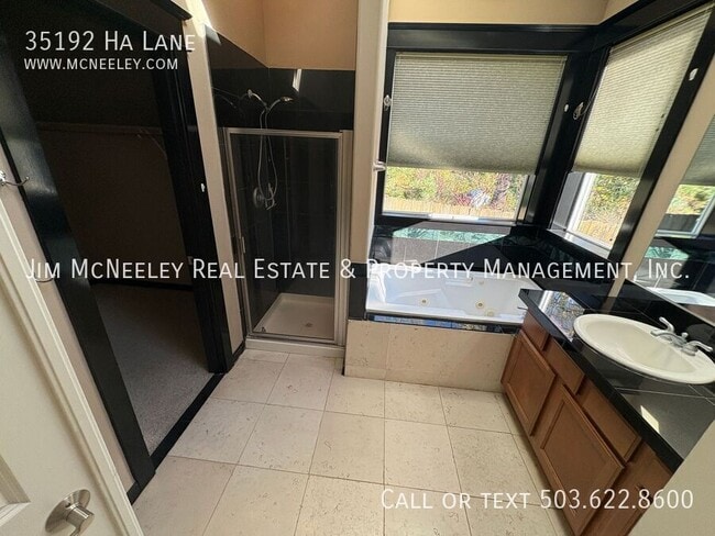 Building Photo - 35192 Ha Ln