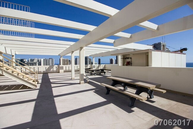 Building Photo - 1655 Makaloa St