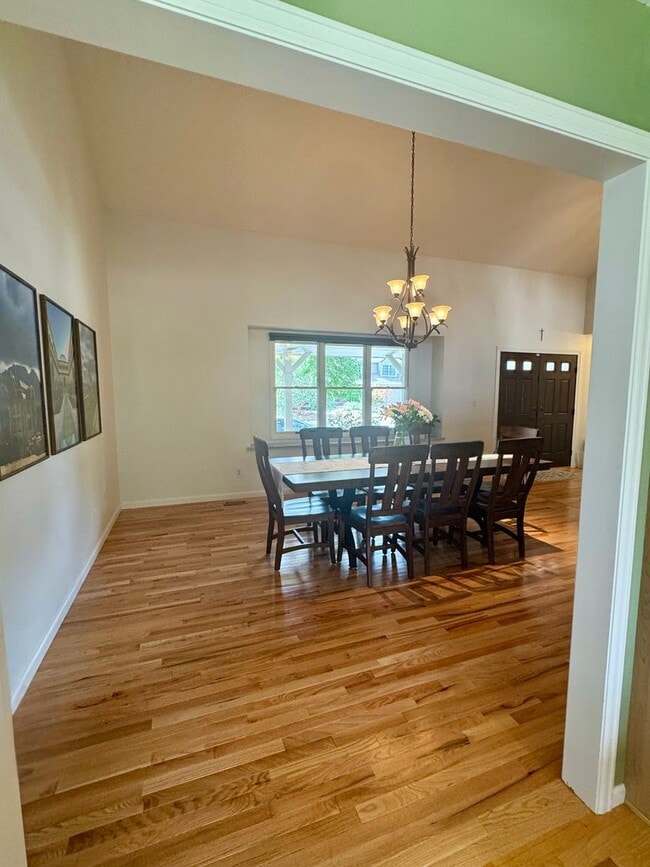Building Photo - Beautiful Fort Collins Home with Golf Cour...