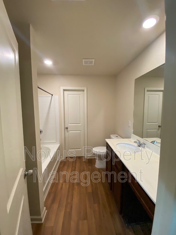 Building Photo - 347 Augusta Woods Dr