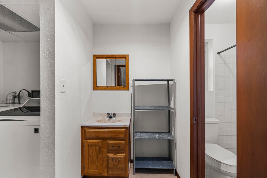 Building Photo - 5916 Wolf Creek Pl