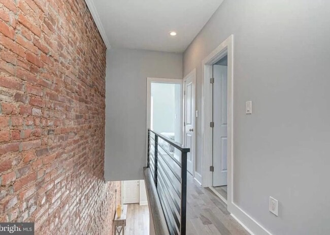 Building Photo - 1917 Pierce St