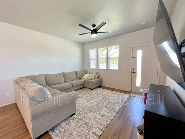 Building Photo - 911292-1292 Likolehua Loop