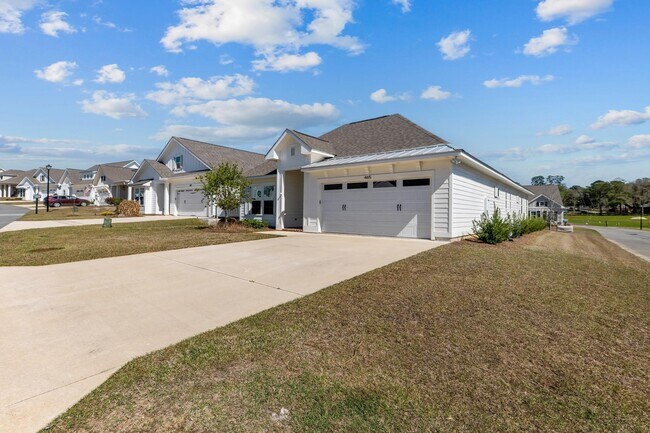 Building Photo - 465 Karcher Ave
