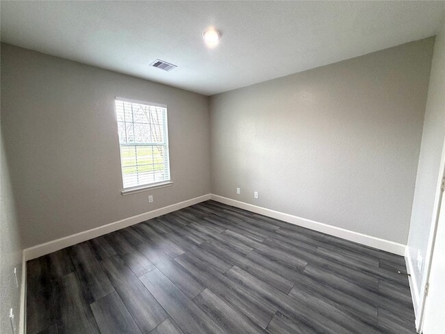 Building Photo - 10667 Cobblecreek Way