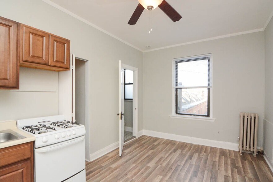 Building Photo - 3834 N Fremont St