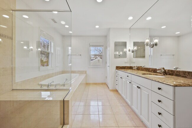 Building Photo - 53 Midbrook Ln