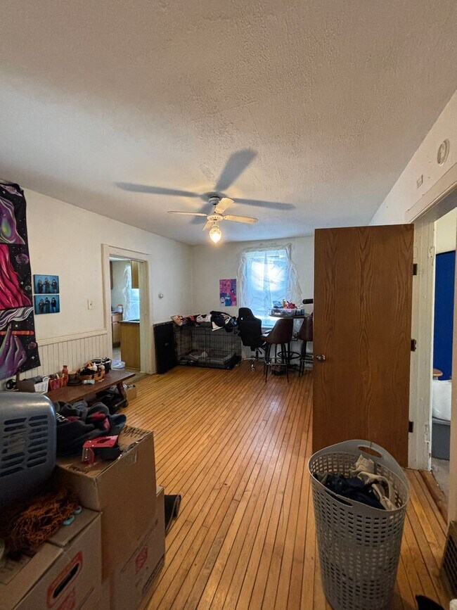 Building Photo - 2661-61B N Fratney St