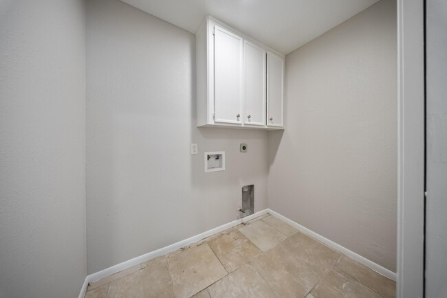 Building Photo - 22619 Pine Mist Ln