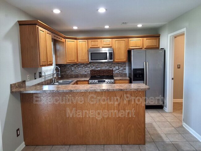 Building Photo - 200 Adena Loop