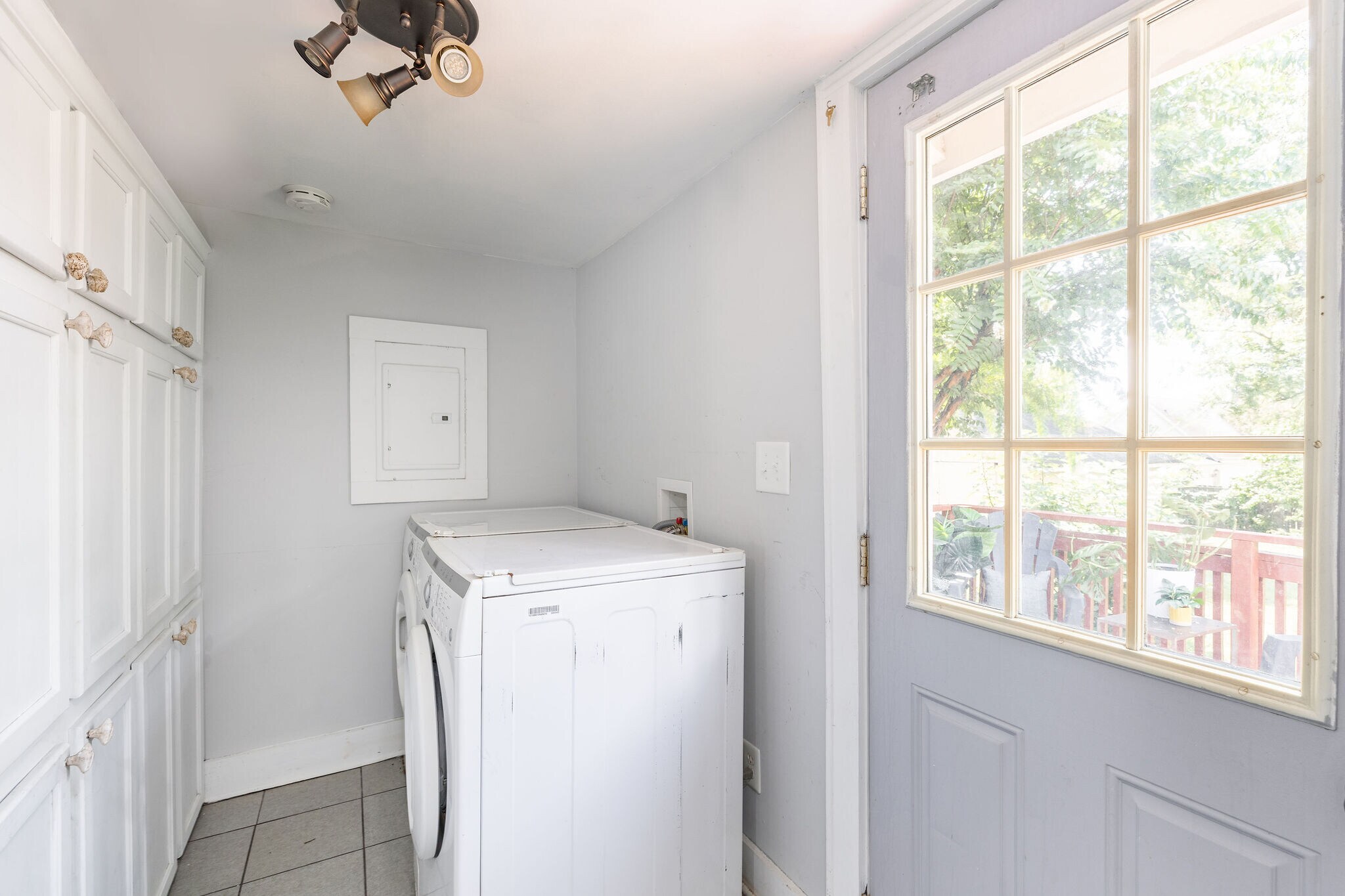 Mudroom - 320 Cherry St