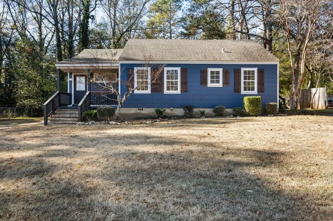 Building Photo - 1 Bedroom 1 Bath Duplex in the Heart of Auburn