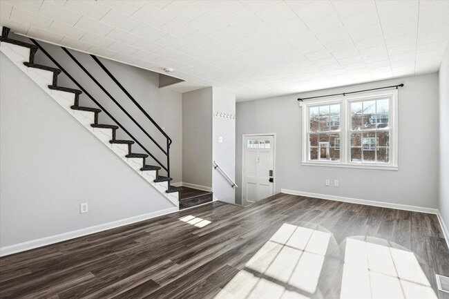 Building Photo - Available Now, Recently Renovated 3BD/1BA Twin in Downingtown Borough!