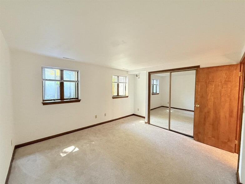 Building Photo - 175 Summer St