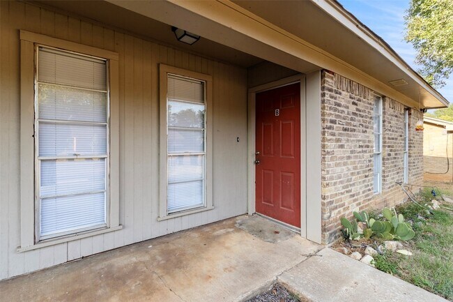 Building Photo - 309 Blake Dr