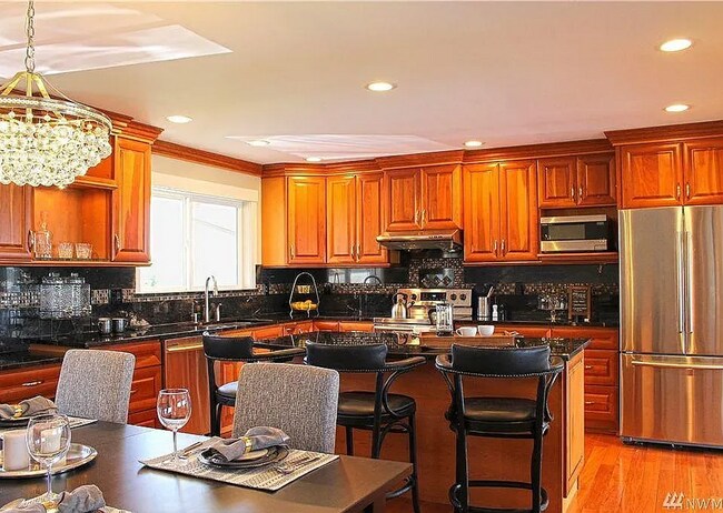 Building Photo - Stunning Somerset Home with Breathtaking City, Mountain & Lake Views – 5 Bedrooms, Gourmet Kitchen