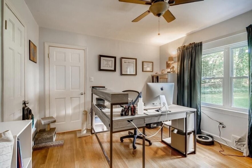 Building Photo - 2050 Sylvania Dr