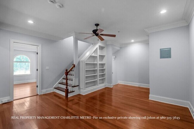 Building Photo - Luxurious 4 Bedroom, 5.5 Bathroom Townhome on Prestigious Queens Road. Contact (980) 315-3645 for...