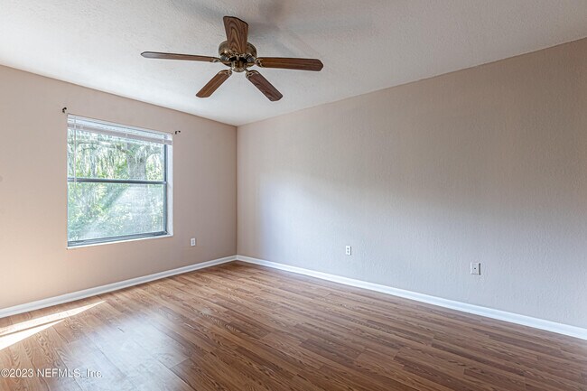 Building Photo - 1604 Arcadia Dr