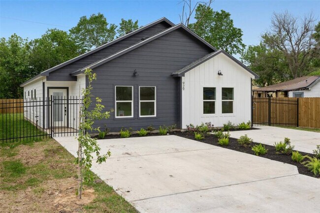 Building Photo - 929 Marjorie St