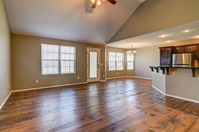 Building Photo - 3 Bedroom Home in South Springfield