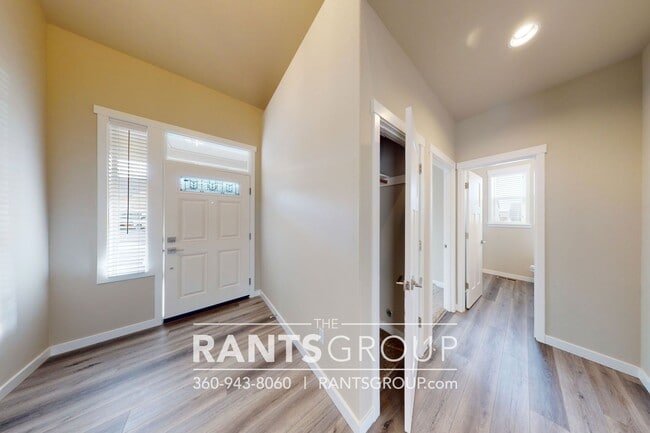 Building Photo - Steilacoom Ridge! Easy I5 Access!