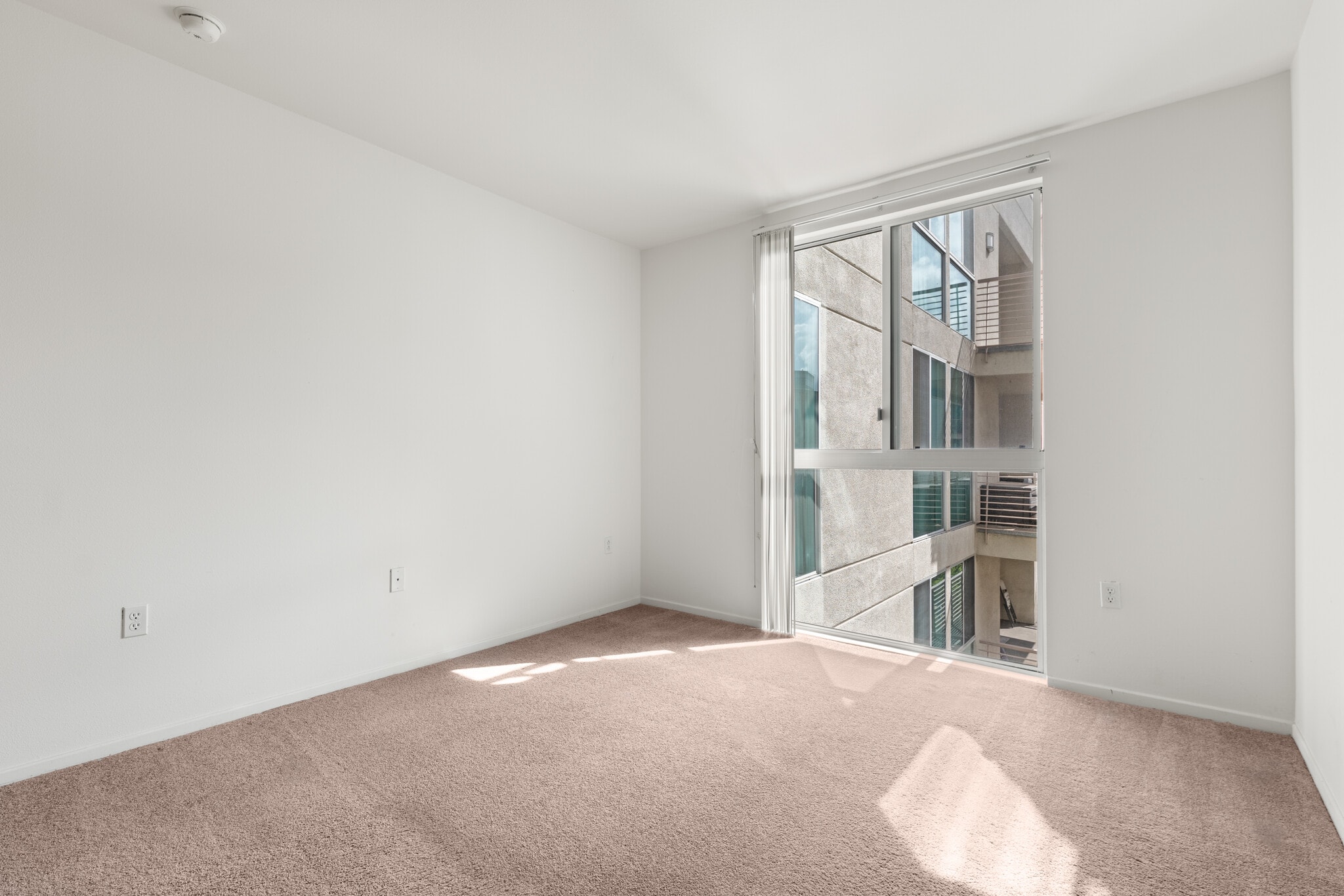 Building Photo - 267 S San Pedro St
