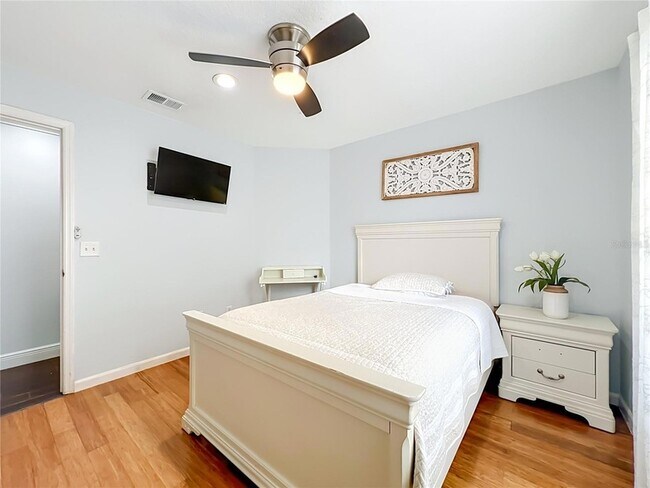 Building Photo - 3020 Hartland Ct
